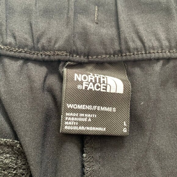 The North Face black pull on elastic waist 4" inseam athletic casual shorts - Picture 5 of 9